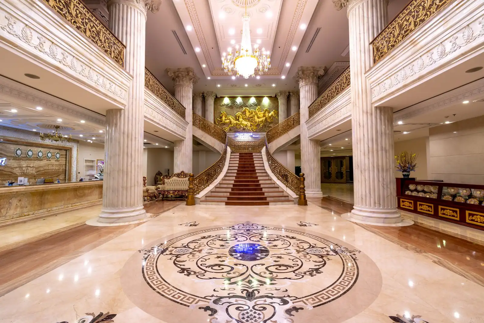 Dravellongrandstay  interior