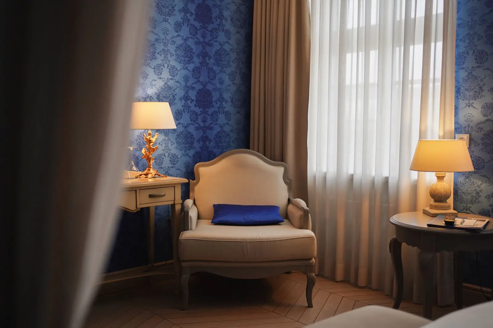 Dravellongrandstay  interior detail